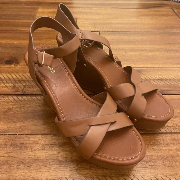 Maurices Brown Wedge Ankle Strap Heel Shoe Size 10 - Picture 2 of 6